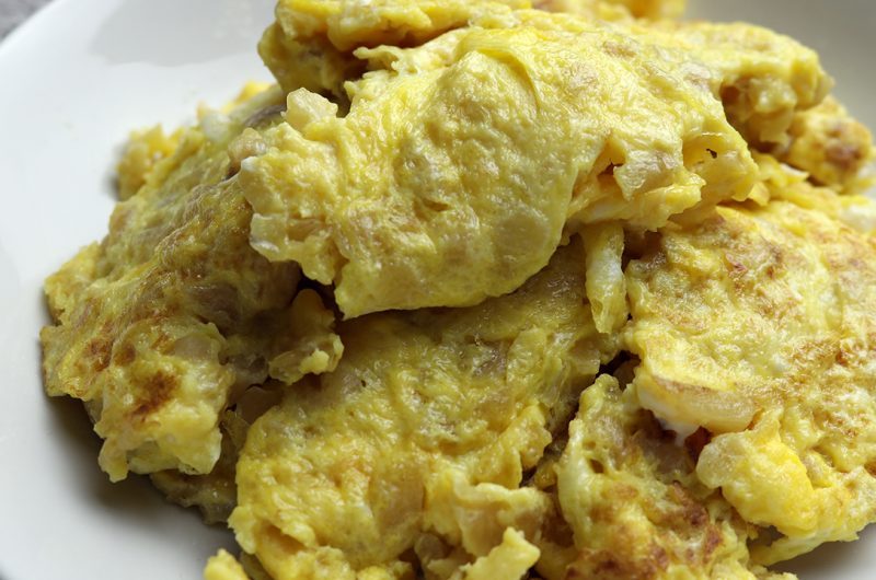 Preserved Radish Omelette (Chai Po Neng) 菜脯蛋