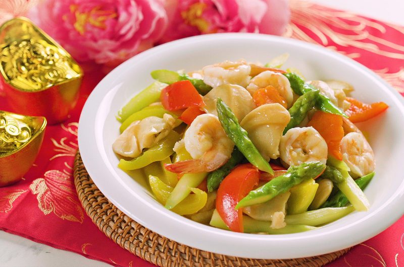Stir-Fried Asparagus with Pacific Clams & Prawns 虾球鲍贝炒芦笋